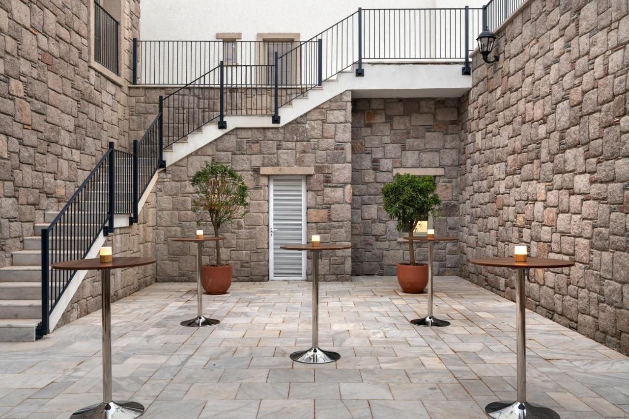 Radisson Collection Hotel, Bodrum Akyarlar Exterior foto The courtyard of the hotel